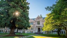 华盛顿大学课堂向学生提供 边境战争着陆运输 